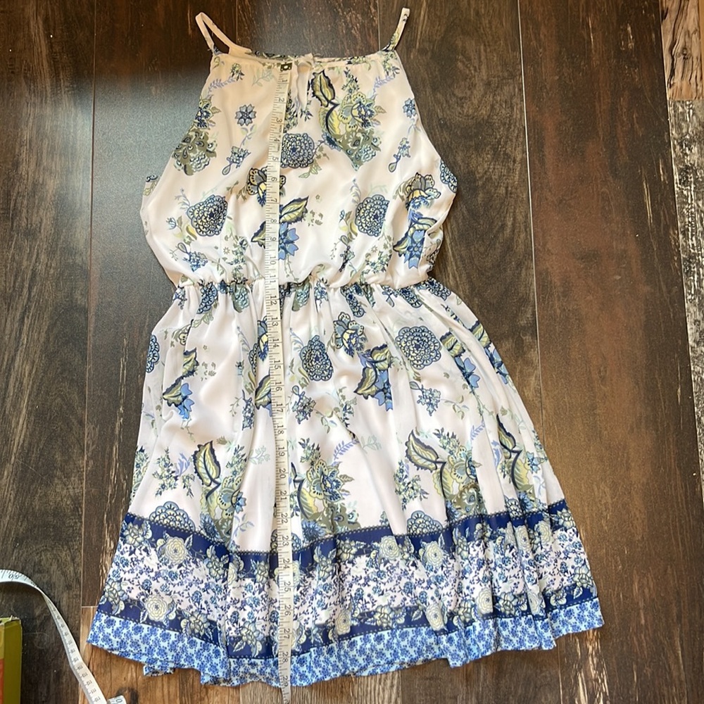Floral Spring Dress - Picture 6 of 7